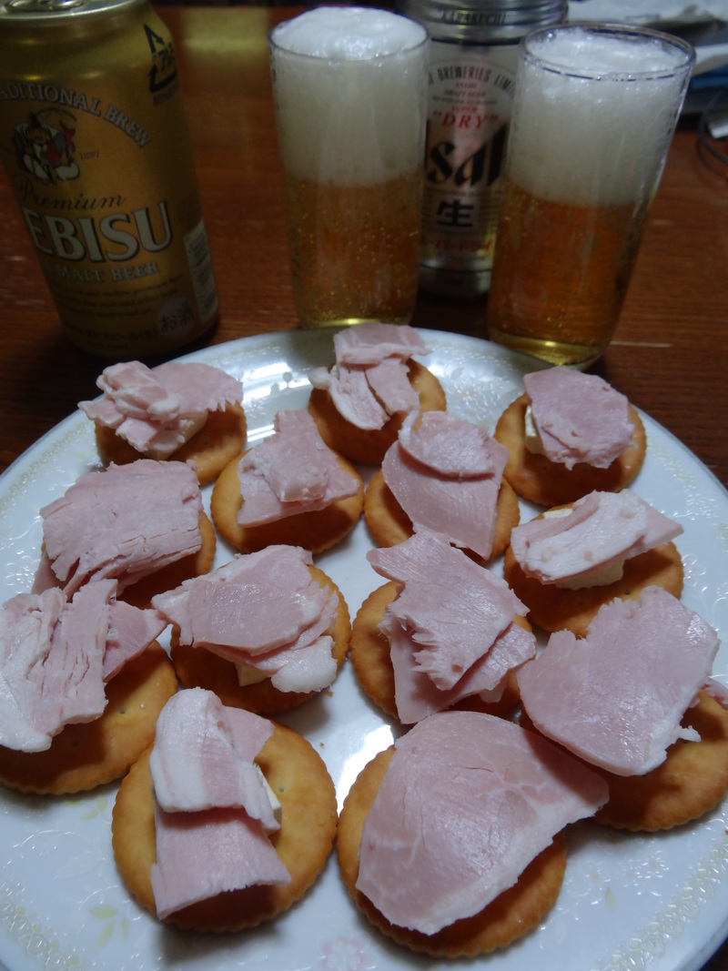 野菜サラダ、鶏もも肉バター焼き、根菜の煮物、鰻丼、ハンバーガー、茸ご飯です。_c0225997_713178.jpg