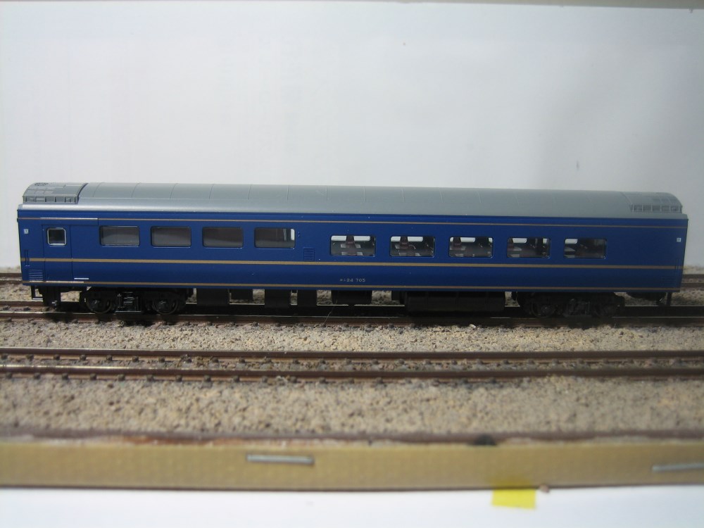KATO 24系寝台特急「あさかぜ」(金帯) 入線 : 動力車操縦者 N KATO 24系寝台特急「あさかぜ」(金帯) 入線 : 動力車操縦者 N