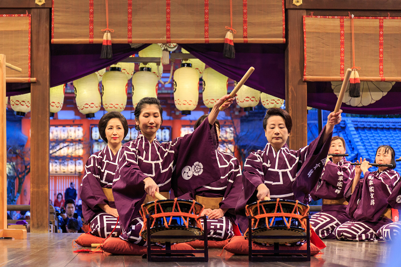 京都・東山花灯路2014　舞踊奉納（祇園甲部・亜矢子さん、恵里葉さん）_f0155048_2345498.jpg