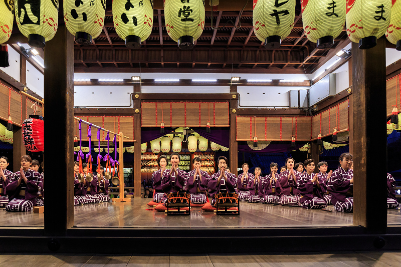 京都・東山花灯路2014　舞踊奉納（祇園甲部・亜矢子さん、恵里葉さん）_f0155048_23461932.jpg