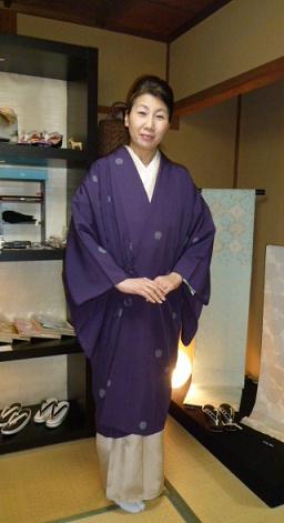 春らしいお色の刺繍の着物のお客様。_f0181251_151252.jpg