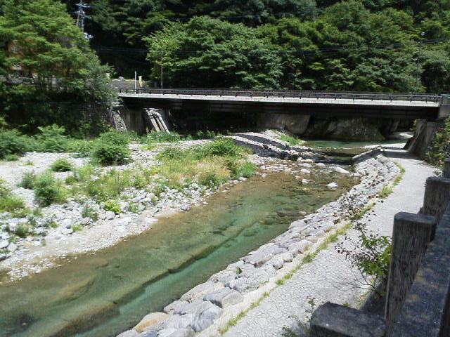 f0208665_1059713.jpg