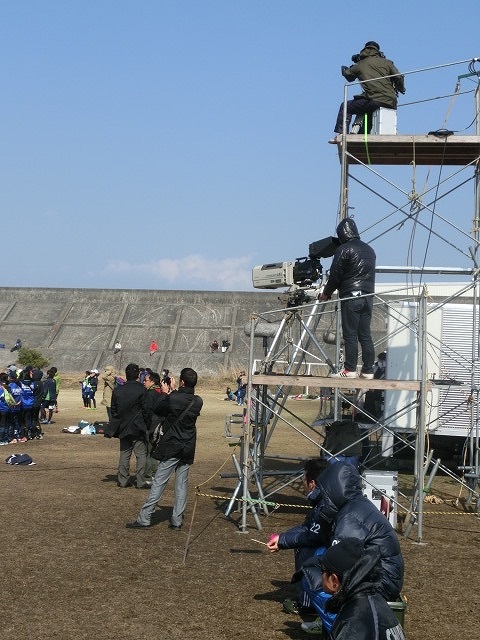 春一番の強風の中 富士川緑地で「アルティメット ドリームカップ 2014」_f0141310_795685.jpg