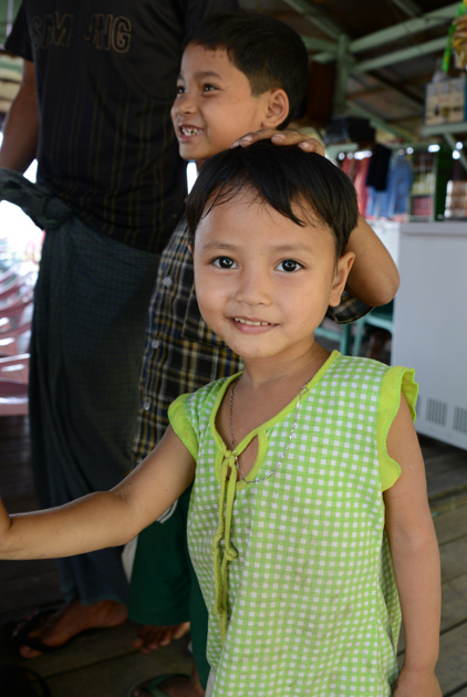 ミャンマー子供写真_e0171573_22143315.jpg