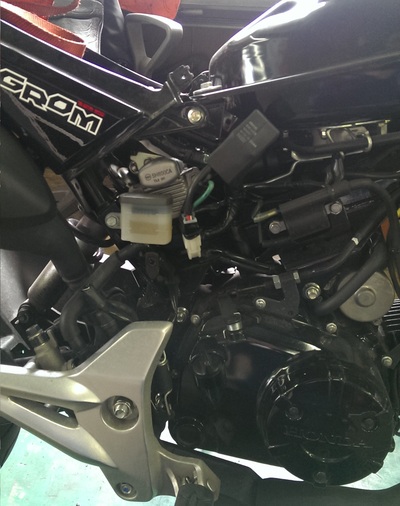OHLINS装着・バイクザシート装着_e0114857_20153779.jpg