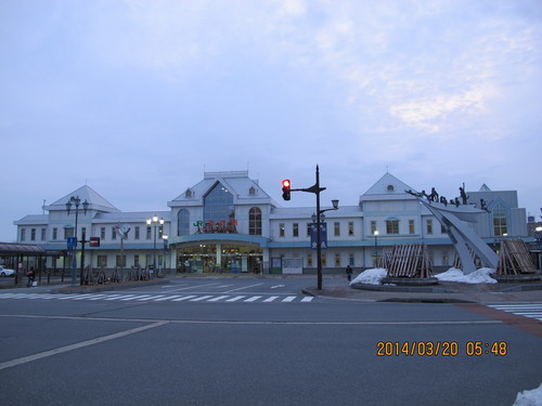 朝の散歩は米沢駅方面へ、３月２０日（１）_c0075701_741265.jpg