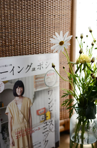 タックブラウス、おとなサイズ。_d0227246_14325661.jpg