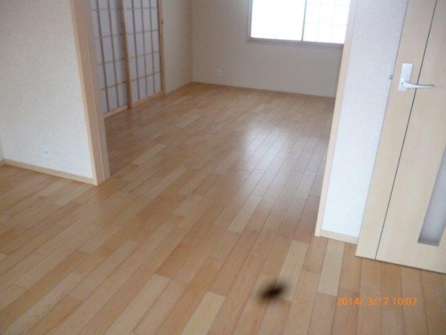 床暖房施工完了 仕上げのフローリング貼りも完了_e0207151_16381685.jpg