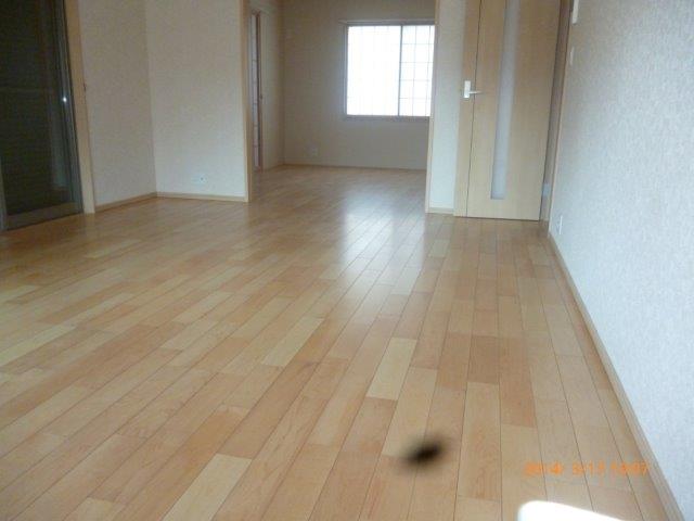 床暖房施工完了 仕上げのフローリング貼りも完了_e0207151_1638822.jpg