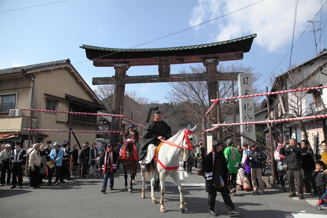 近江八幡左義長まつり　2013　その３「渡御」_c0196076_22312970.jpg