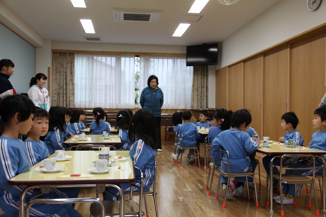 ティー パーティー_b0277979_1811553.jpg