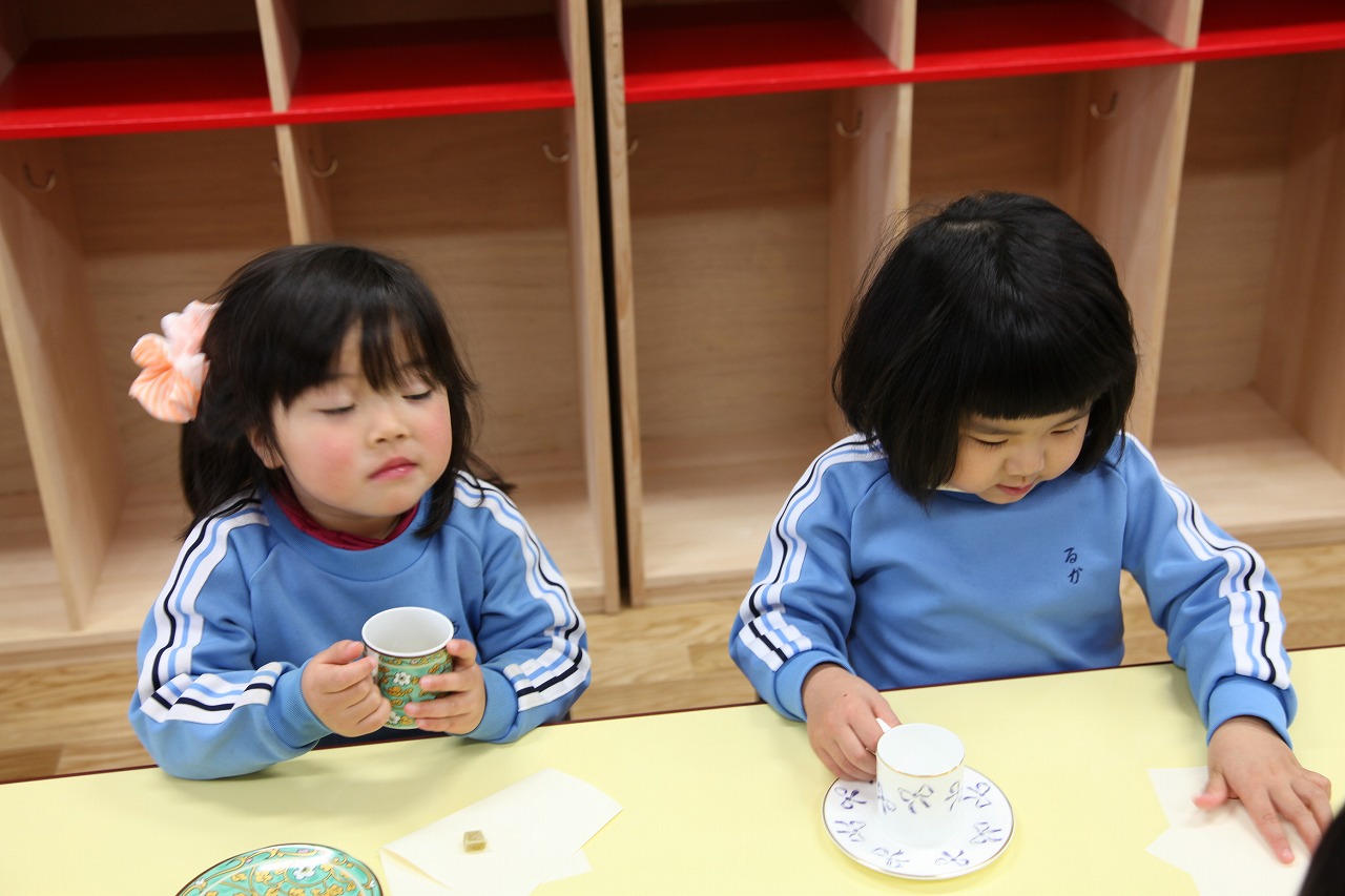 ティー パーティー_b0277979_1812253.jpg