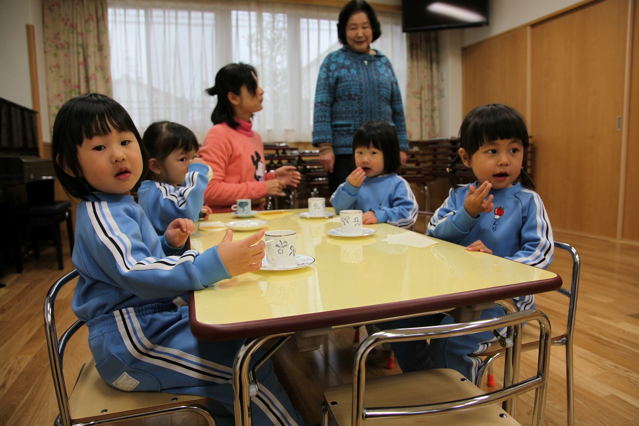 ティー パーティー_b0277979_1813539.jpg