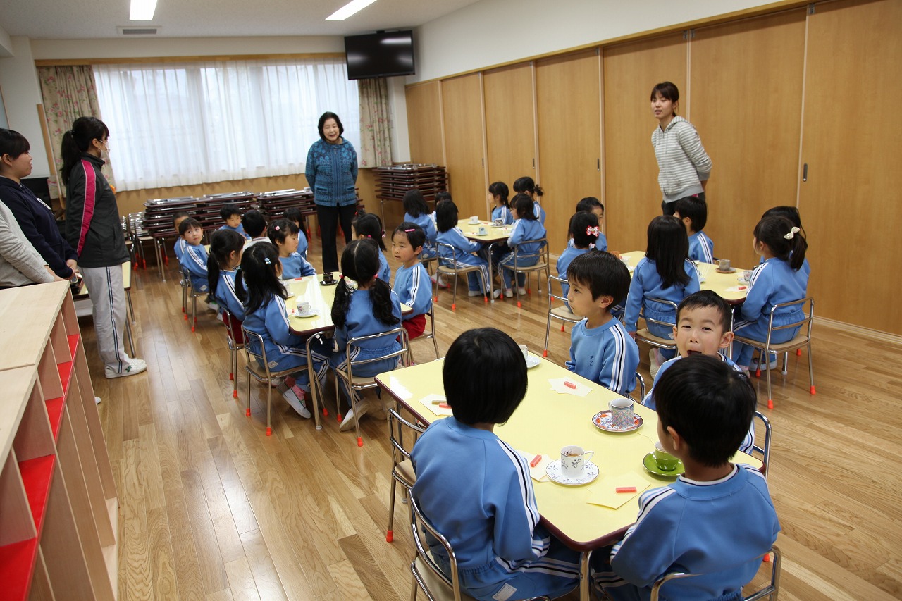 ティー パーティー_b0277979_1813711.jpg