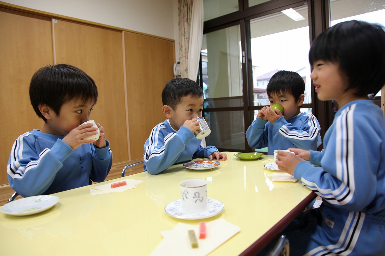 ティー パーティー_b0277979_1813934.jpg