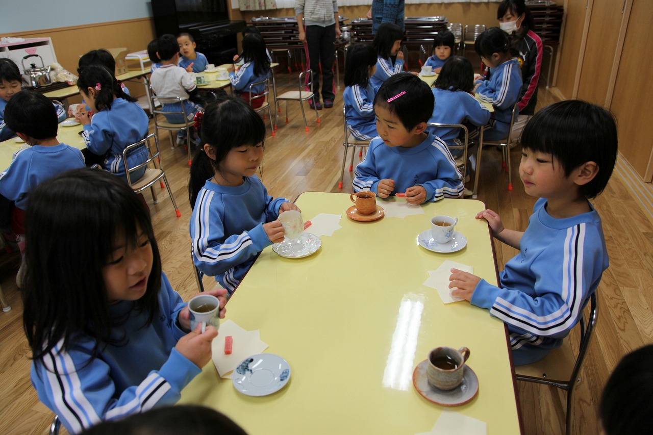 ティー パーティー_b0277979_1814186.jpg