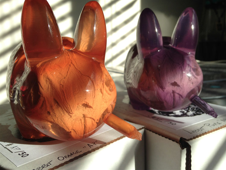 Kozik x Scott Wilkowskiのパープル・ラビット_a0077842_2220362.jpg
