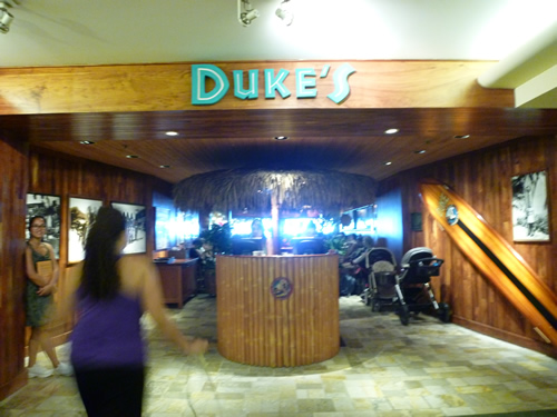 Duke\'s Waikiki_c0152767_22513926.jpg