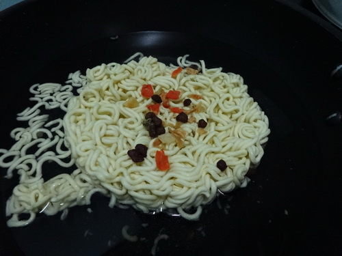 韓国 炸醤麺 （Chapaghetti）_a0002177_15331490.jpg