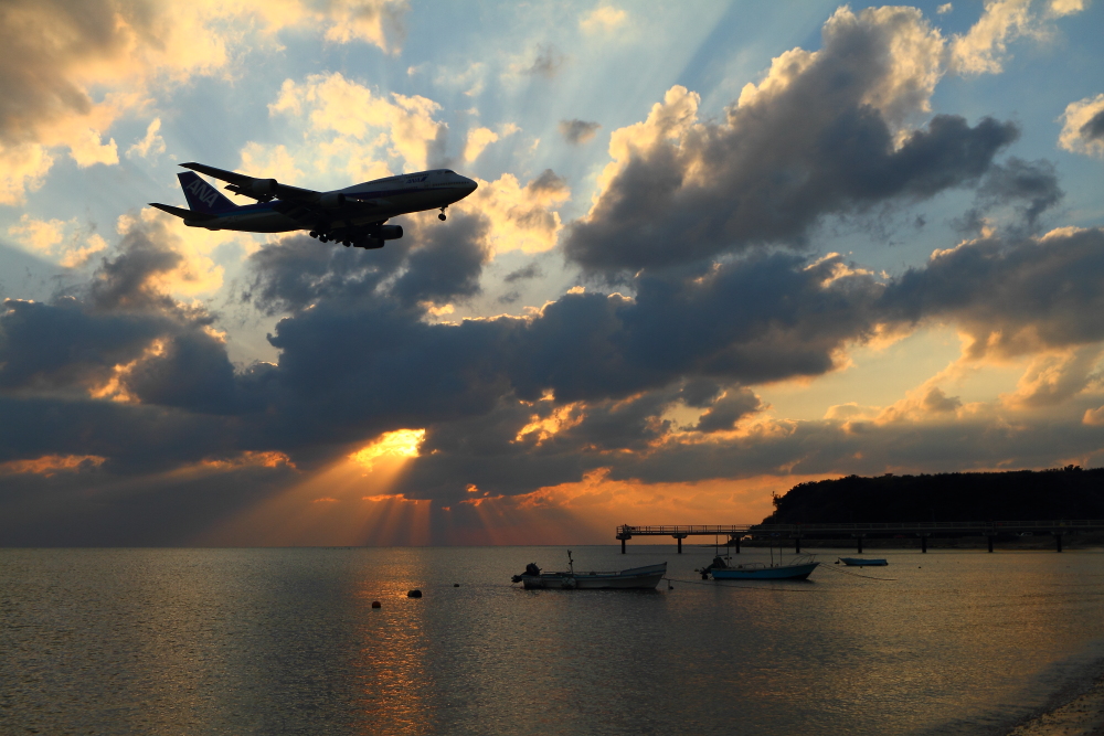 Anaジャンボ 夕焼け空のアプローチ 南の島の飛行機日記 Anaジャンボ 夕焼け空のアプローチ 南の島の飛行機日記