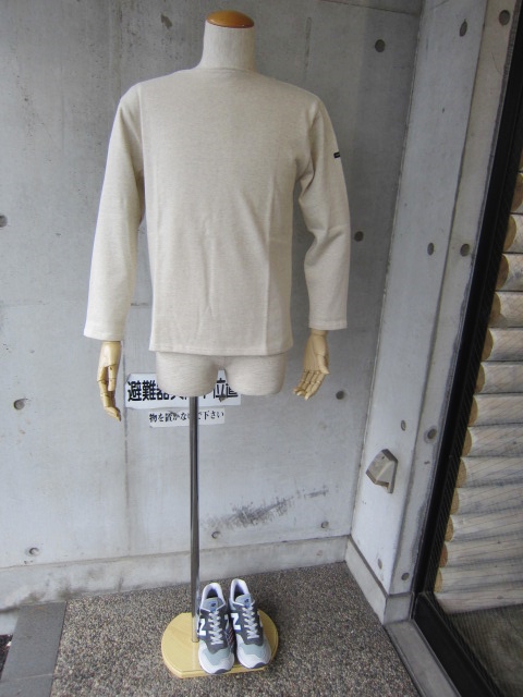 いつの時代も普遍に使えます(^^♪ St.James ・・・ Natural & WHITE カラー!! _d0152280_15222867.jpg