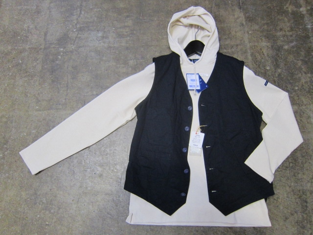 いつの時代も普遍に使えます(^^♪ St.James ・・・ Natural & WHITE カラー!! _d0152280_1529428.jpg