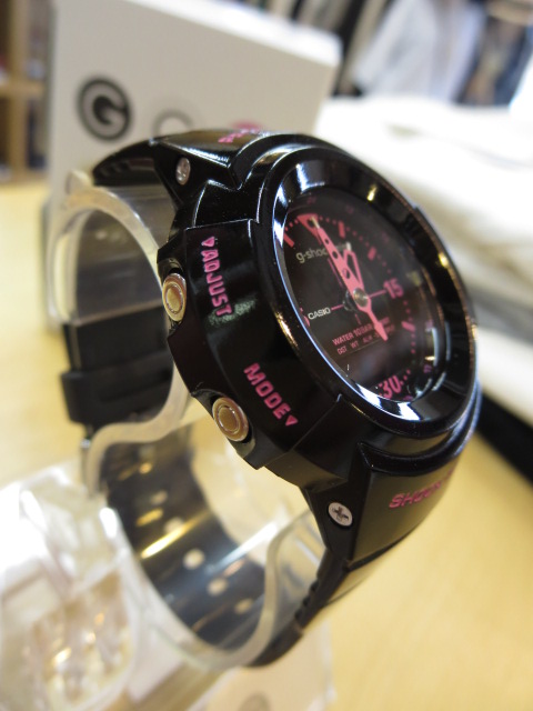 取り扱い店舗限定！CASIO 　g-shock mini GMN-50-1B2JR エナメルブラック/ピンク _e0076692_148377.jpg