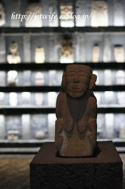 ディエゴリベラの溶岩博物館　Museo Anahuacali_a0254243_8361429.jpg