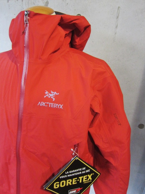 春に◎　レジャーに◎　花見に◎　ARK\'TERYX の季節です。。。Beta SL JACKET！★！_d0152280_14565251.jpg