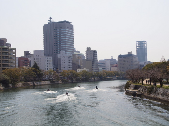 水上バイク＆平和記念公園_c0116915_022153.jpg