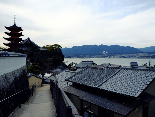 「宮島⇒江津の旅 宮島グランドホテル有もとと宮島散策」_a0000029_15380955.jpg