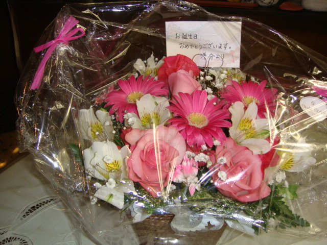 ーー思いがけない、お花!の、プレゼント!で、嬉しかった、誕生日~!--_d0060693_183563.jpg