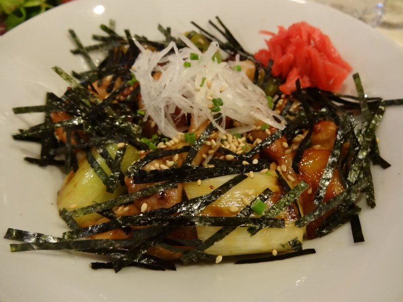 銚子のビストロで、お勧めの焼き鳥丼セットです。_c0225997_23314544.jpg