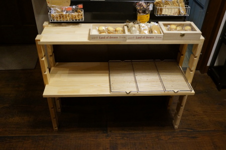 パン お菓子陳列棚を新しく作った Cafe Pino 日記 パン お菓子陳列棚を新しく作った Cafe Pino 日記