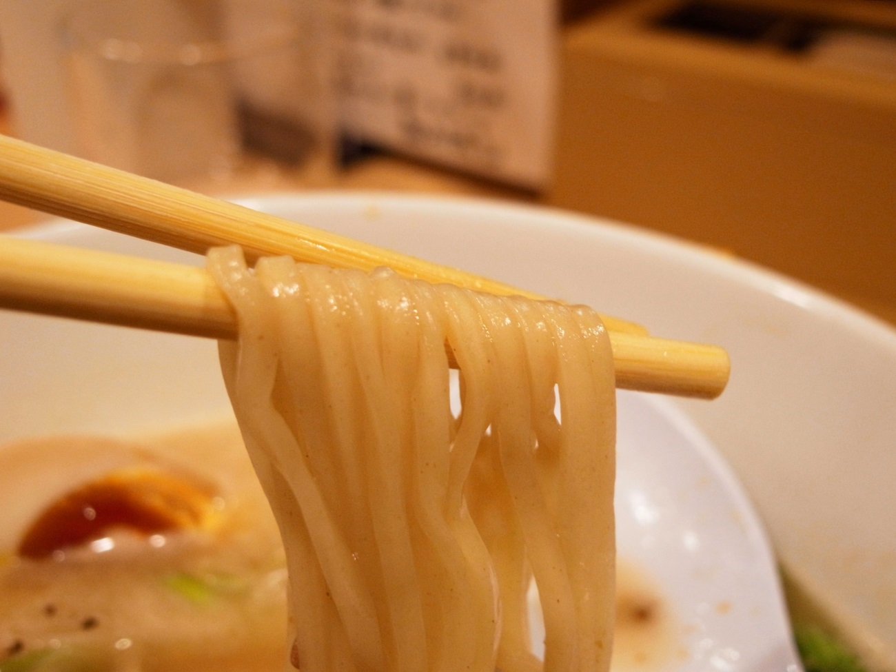 西区がさらに熱くなる一杯〔ふく流 らーめん 轍(わだち)/ラーメン/本町駅〕_f0195971_10261237.jpg