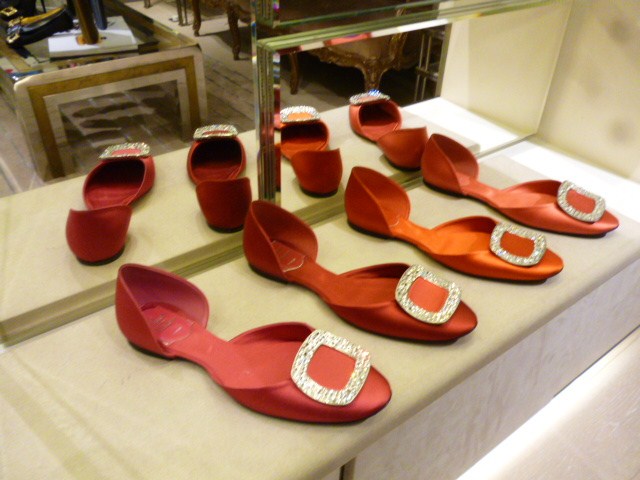 Roger Vivier  HONGKONG  SHOP REPORT_b0210699_23572369.jpg