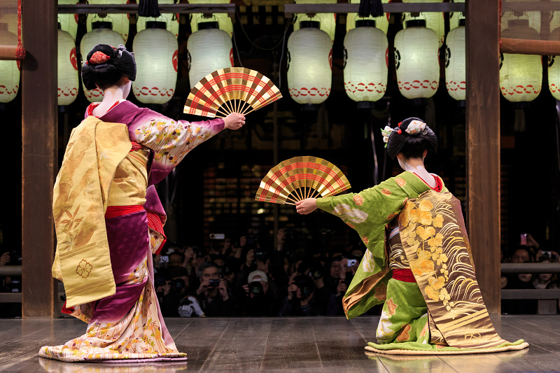 京都・東山花灯路2014　舞踊奉納（上七軒・市まりさん、さと華さん）_f0155048_034273.jpg