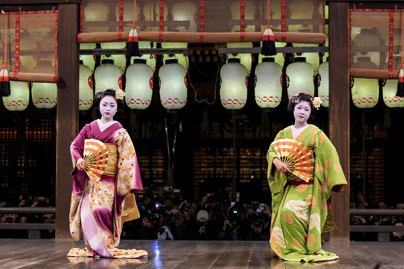 京都・東山花灯路2014　舞踊奉納（上七軒・市まりさん、さと華さん）_f0155048_0345062.jpg