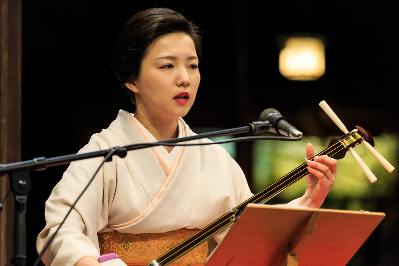 京都・東山花灯路2014　舞踊奉納（上七軒・市まりさん、さと華さん）_f0155048_0381659.jpg