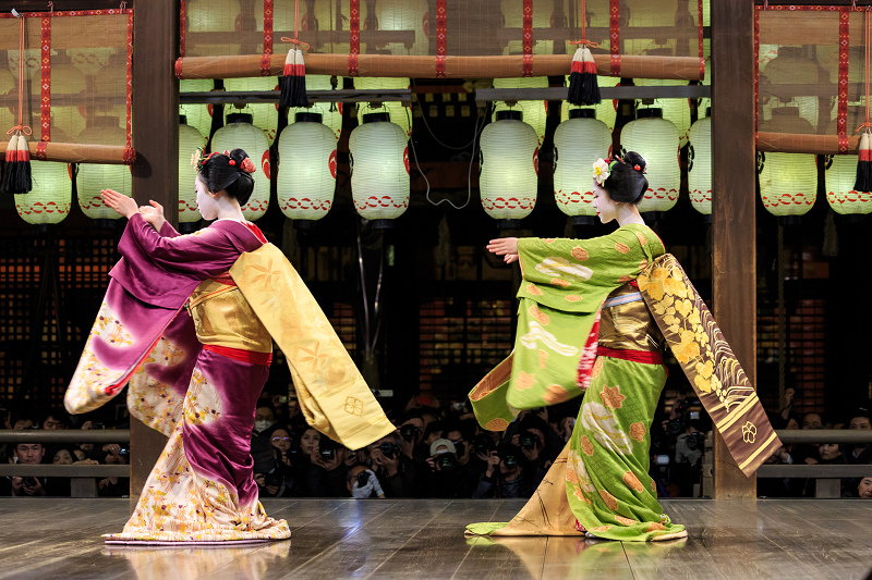 京都・東山花灯路2014　舞踊奉納（上七軒・市まりさん、さと華さん）_f0155048_042338.jpg