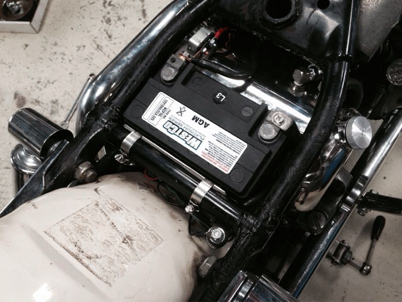 84FLHにサンダンス製ステンレス・バレルオイルタンク取付 : Edge 84FLHにサンダンス製ステンレス・バレルオイルタンク取付 : Edge