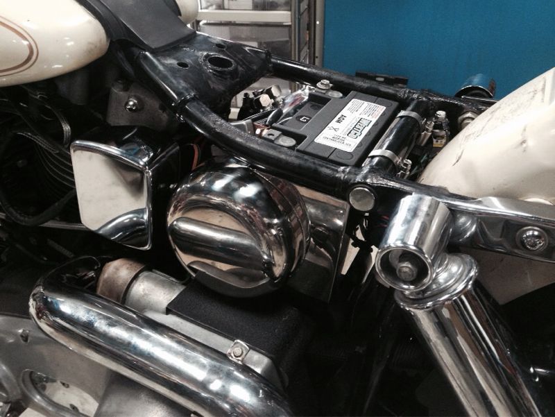 84FLHにサンダンス製ステンレス・バレルオイルタンク取付 : Edge 84FLHにサンダンス製ステンレス・バレルオイルタンク取付 : Edge