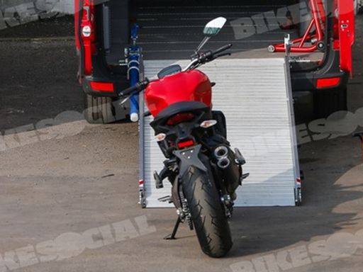 Ducati 水冷 Monster 800_f0004270_19221132.jpg