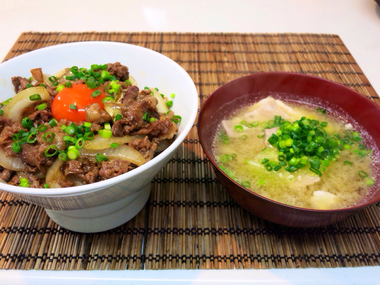 牛にんにくバター醤油丼_a0258686_7291883.jpg