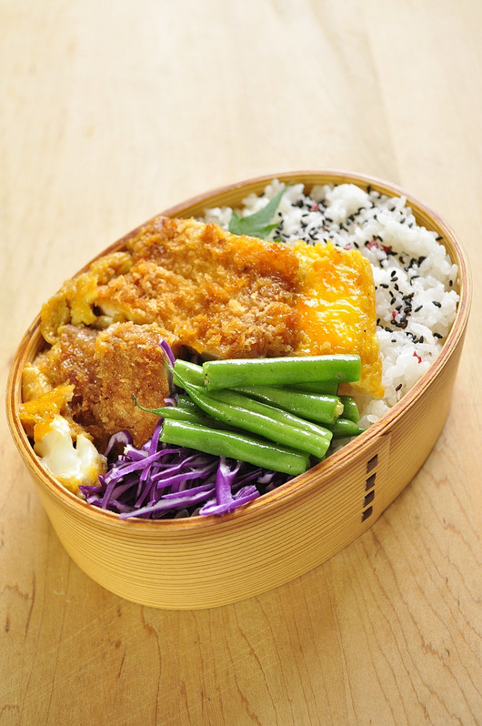 野球観戦弁当とカツとじ弁当_b0171098_8322485.jpg