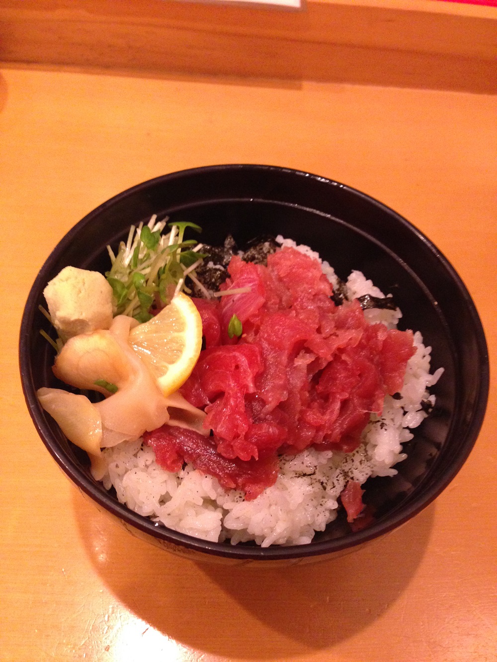 鮪の中落ち丼 を頂きました♪_a0315918_18430543.jpg