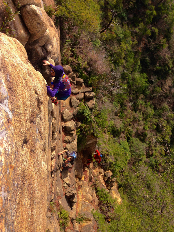 兵庫県 芦屋ロックガーデン Scrambling in Ashiya Rock Garden with Friends of Patgonia 2014/03/21 _b0220886_074110.jpg