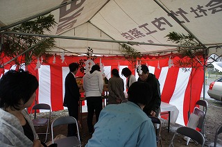 祝　地鎮祭　　　　　　　　　　ｂｙ営業部：篠田_f0190020_1213386.jpg