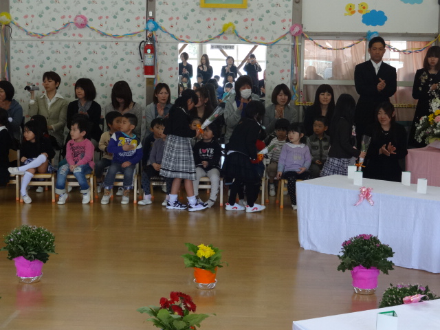 祝 卒園式_d0166047_11213357.jpg