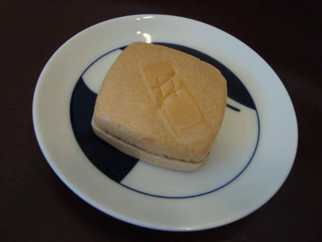 駿河台下「御菓子処 ささま」へ行く。_f0232060_1658135.jpg